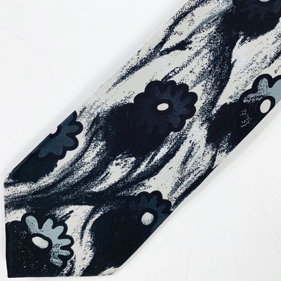 ALFANI Black and White Mod Floral Polyester Tie - Picture 3 of 5